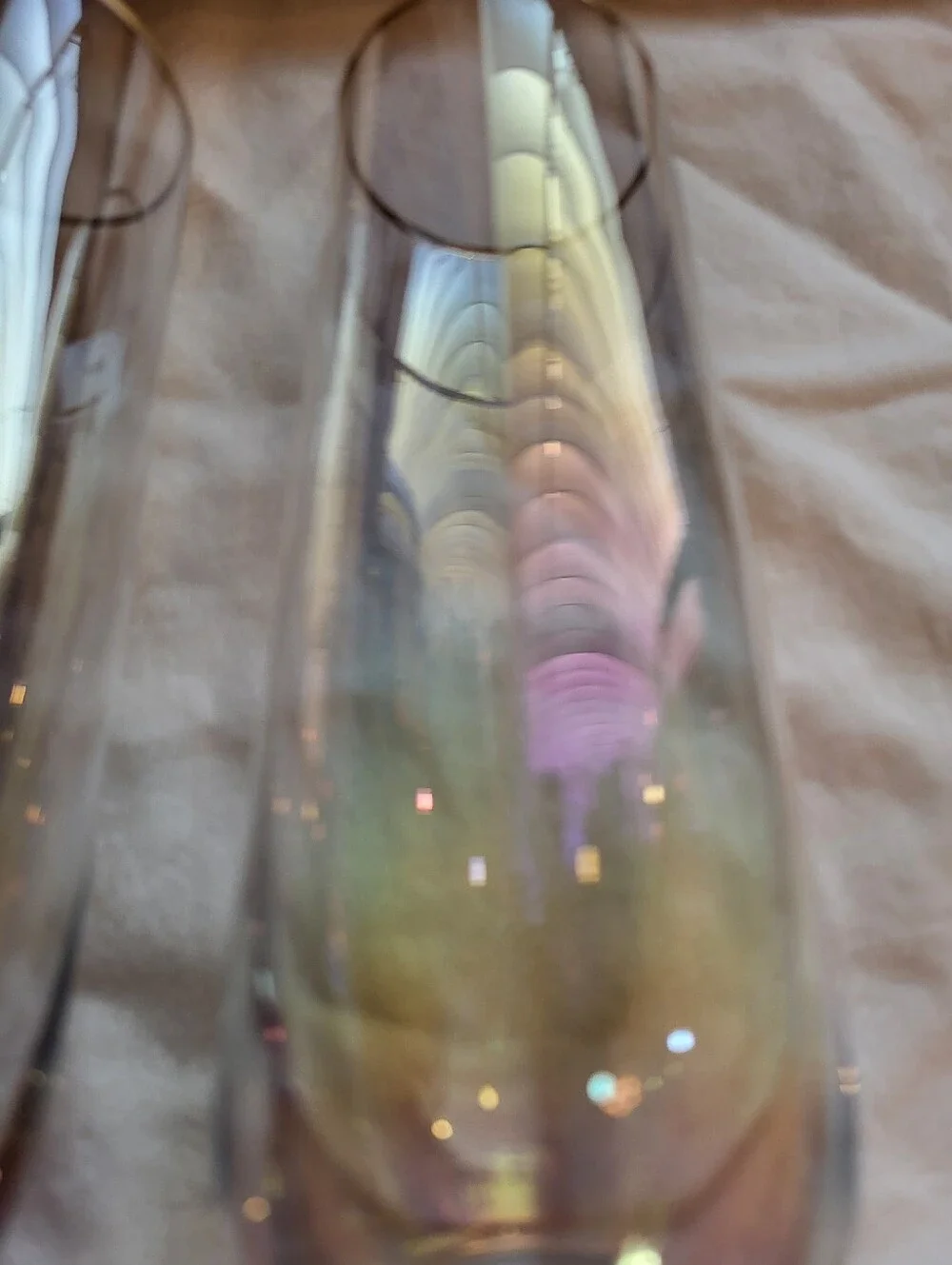 N/A elegant iridescent